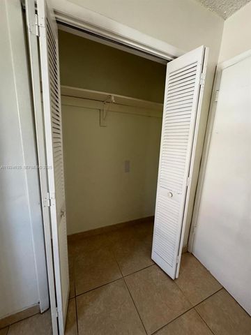 4796 E 10th Ave 2, Hialeah, FL 33013