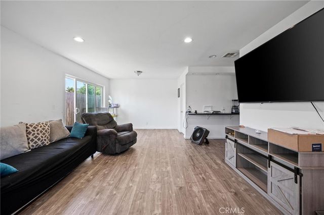 7723 Simpson Avenue, North Hollywood, CA 91605