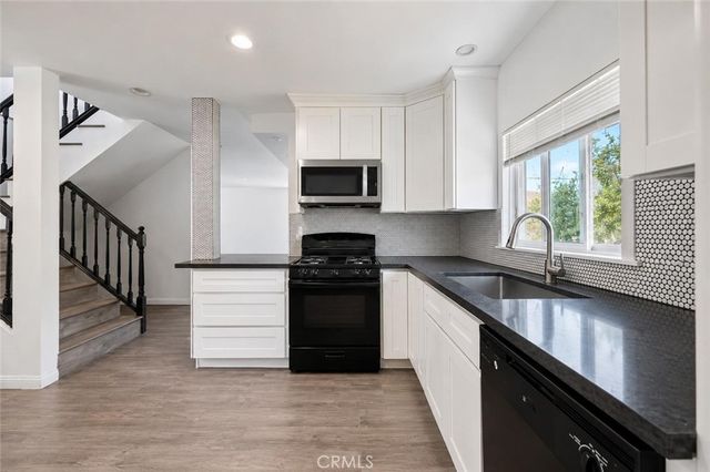 7723 Simpson Avenue, North Hollywood, CA 91605