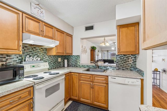 11110 CARRIAGE HILL DRIVE 5, Port Richey, FL 34668
