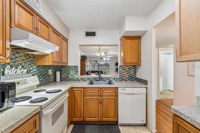 11110 CARRIAGE HILL DRIVE 5, Port Richey, FL 34668
