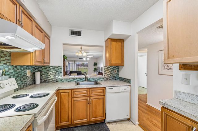 11110 CARRIAGE HILL DRIVE 5, Port Richey, FL 34668