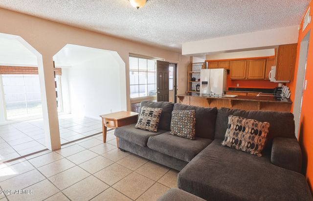 6311 W MEDLOCK Drive, Glendale, AZ 85301