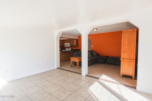 6311 W MEDLOCK Drive, Glendale, AZ 85301