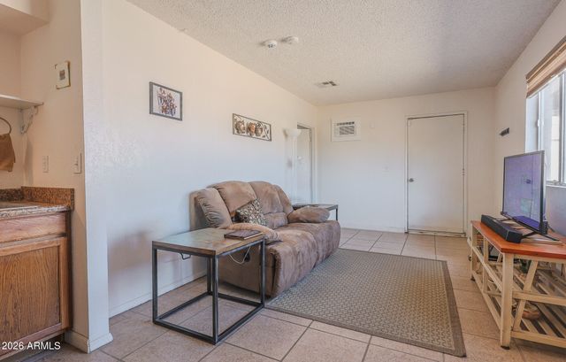 6311 W MEDLOCK Drive, Glendale, AZ 85301