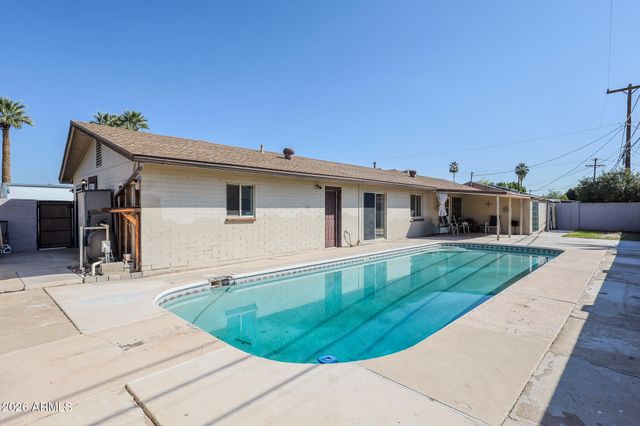 6311 W MEDLOCK Drive, Glendale, AZ 85301