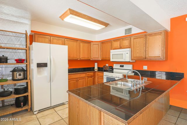 6311 W MEDLOCK Drive, Glendale, AZ 85301