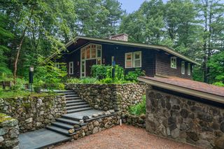 12 Forest Hill Road, Wayland, MA 01778