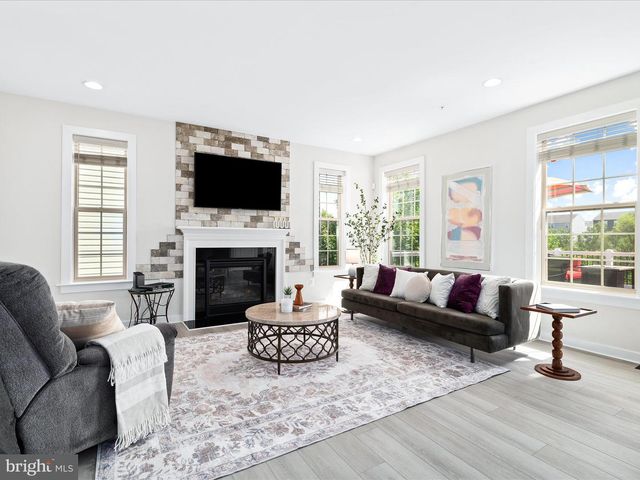 1026 SAXTON DR, Frederick, MD 21702