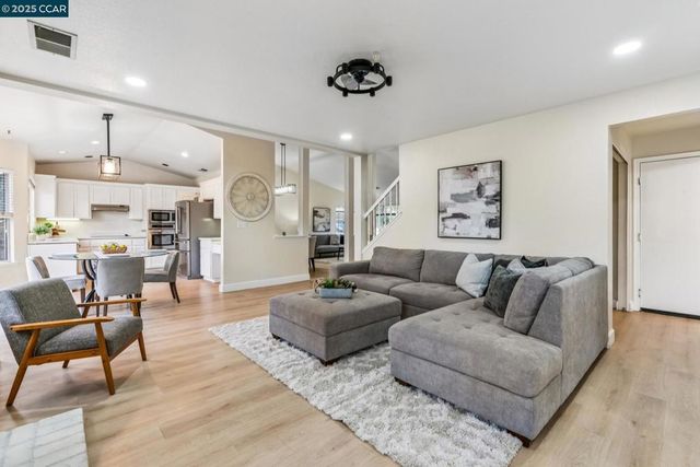 4544 La Vista Ct, Oakley, CA 94561