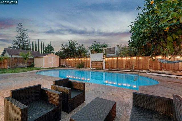 4544 La Vista Ct, Oakley, CA 94561