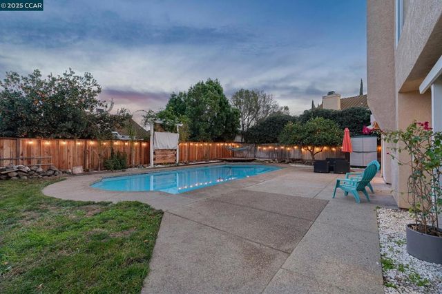 4544 La Vista Ct, Oakley, CA 94561