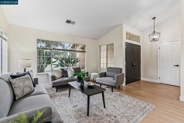 4544 La Vista Ct, Oakley, CA 94561