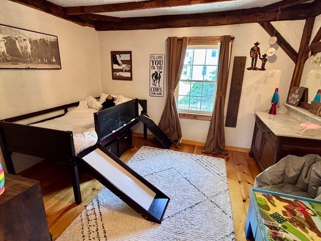 33 Coldbrook Road, Oakham, MA 01068