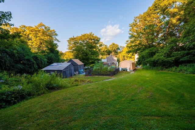 33 Coldbrook Road, Oakham, MA 01068