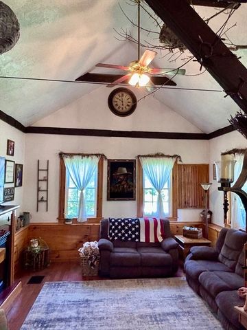 33 Coldbrook Road, Oakham, MA 01068