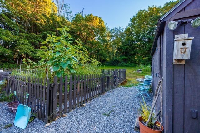 33 Coldbrook Road, Oakham, MA 01068