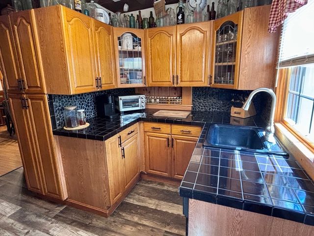 33 Coldbrook Road, Oakham, MA 01068