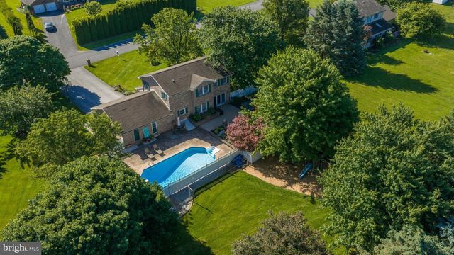 1015 HERITAGE AVE, Shippensburg, PA 17257