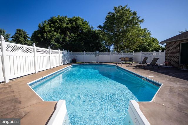 1015 HERITAGE AVE, Shippensburg, PA 17257