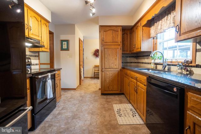 1015 HERITAGE AVE, Shippensburg, PA 17257