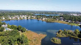 2678 Turtle Ridge Drive, Bloomfield Charter Township, MI 48302