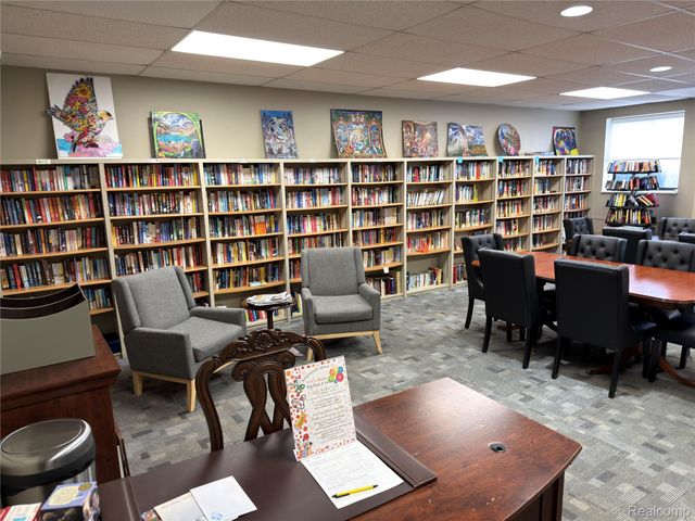 21800 Morley Ave 906, Dearborn, MI 48124