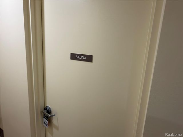 21800 Morley Ave 906, Dearborn, MI 48124