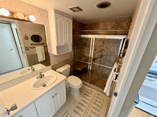 21800 Morley Ave 906, Dearborn, MI 48124