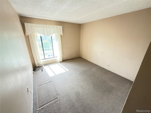 21800 Morley Ave 906, Dearborn, MI 48124