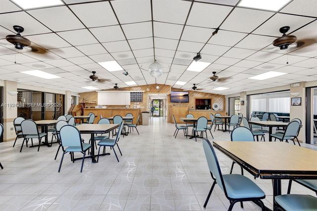 224 Pine Hov Cir D-2, Green Acres, FL 33463