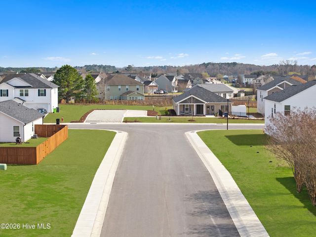 628 S Squires Run Lane, Richlands, NC 28574