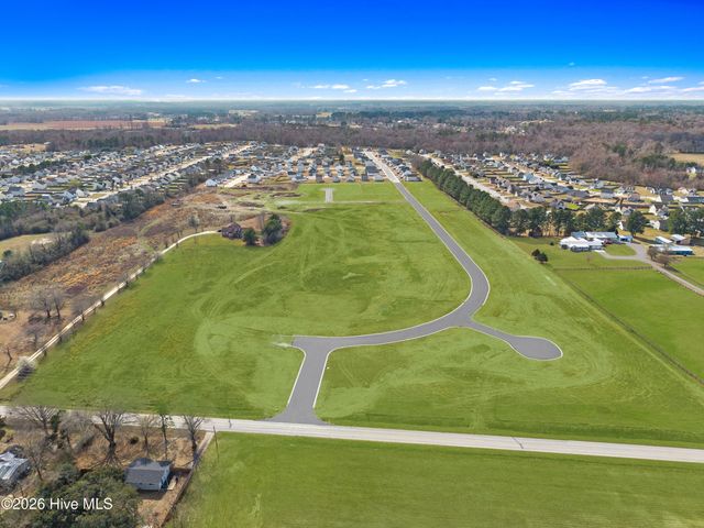 628 S Squires Run Lane, Richlands, NC 28574