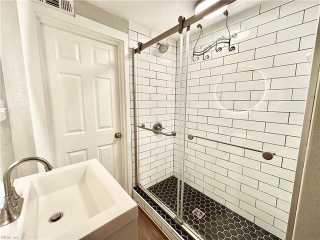 3714 E Princess Anne RD, Norfolk, VA 23502