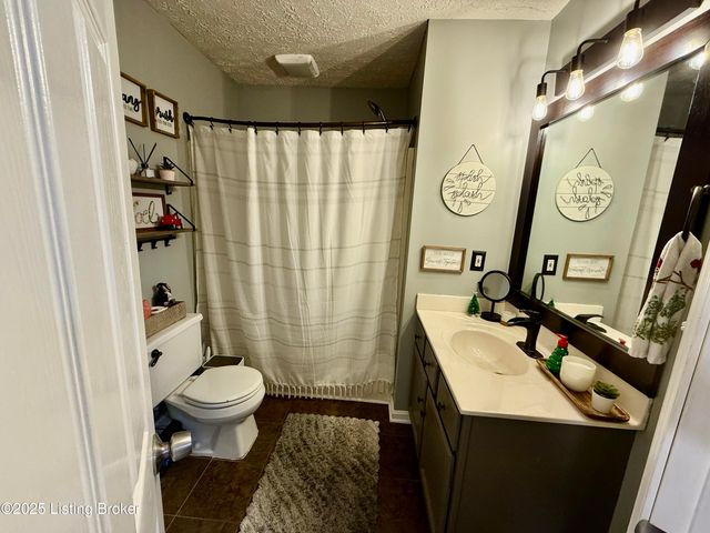 4205 Mimosa View Dr, Louisville, KY 40299