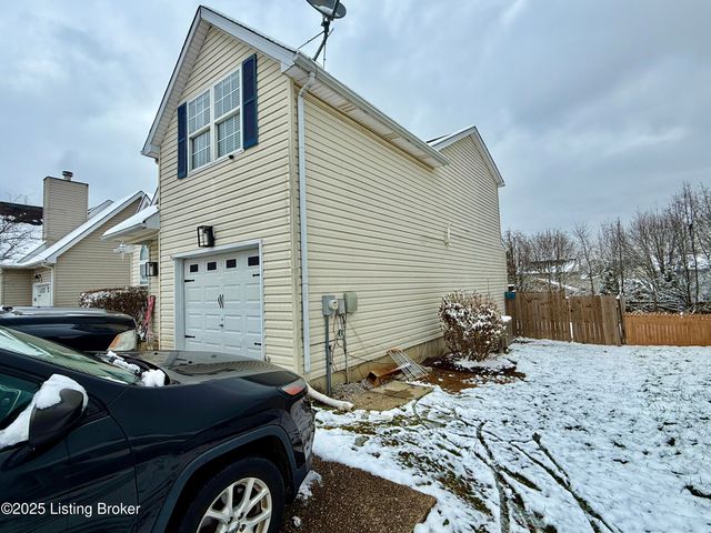 4205 Mimosa View Dr, Louisville, KY 40299