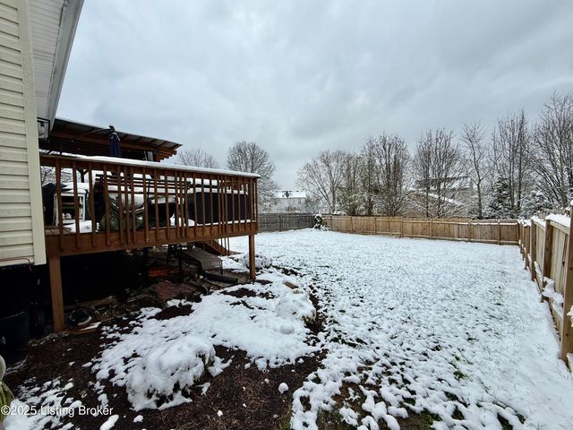 4205 Mimosa View Dr, Louisville, KY 40299