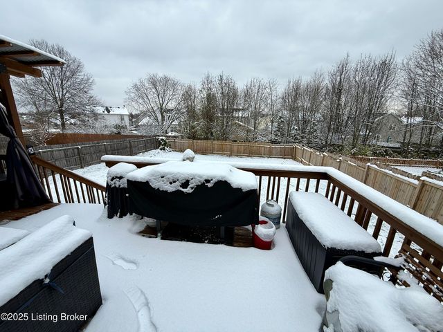 4205 Mimosa View Dr, Louisville, KY 40299