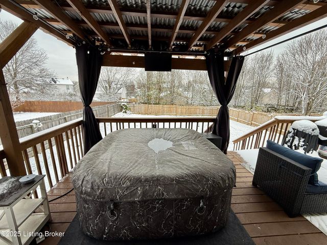 4205 Mimosa View Dr, Louisville, KY 40299