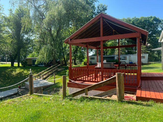 6915 Rowley Drive, Osseo, MI 49266