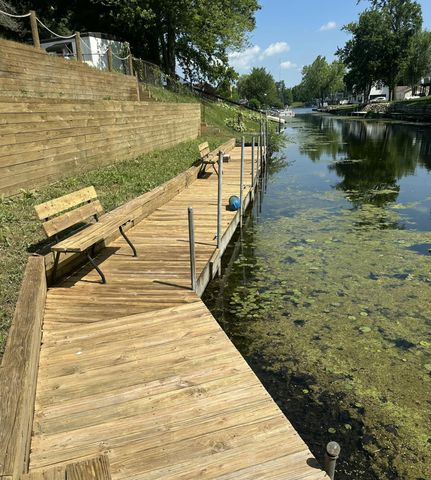 6915 Rowley Drive, Osseo, MI 49266