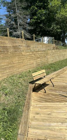 6915 Rowley Drive, Osseo, MI 49266