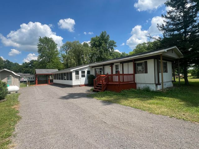 6915 Rowley Drive, Osseo, MI 49266