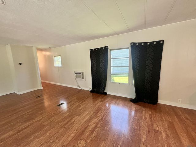 6915 Rowley Drive, Osseo, MI 49266