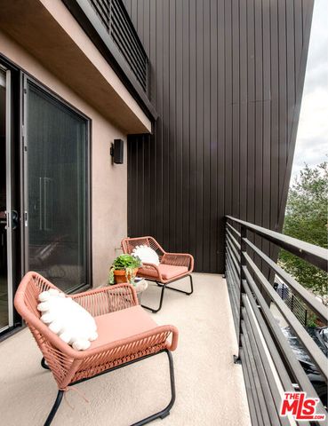 1882 Lucretia Avenue, Los Angeles, CA 90026