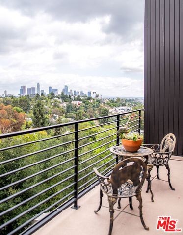 1882 Lucretia Avenue, Los Angeles, CA 90026