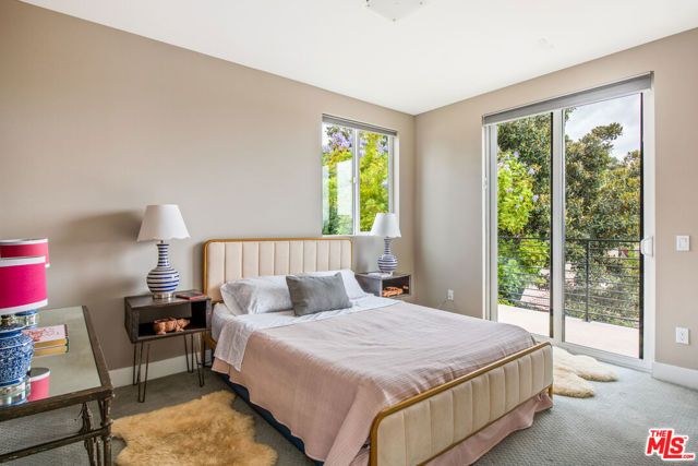 1882 Lucretia Avenue, Los Angeles, CA 90026