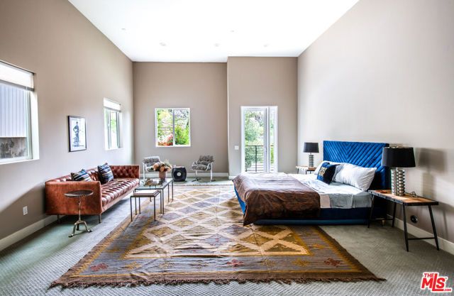 1882 Lucretia Avenue, Los Angeles, CA 90026
