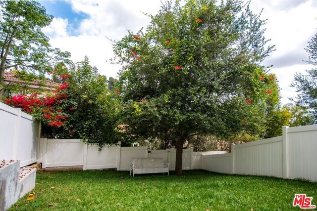 1882 Lucretia Avenue, Los Angeles, CA 90026