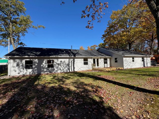2385 W Houghton Lake Drive, Denton Twp, MI 48629